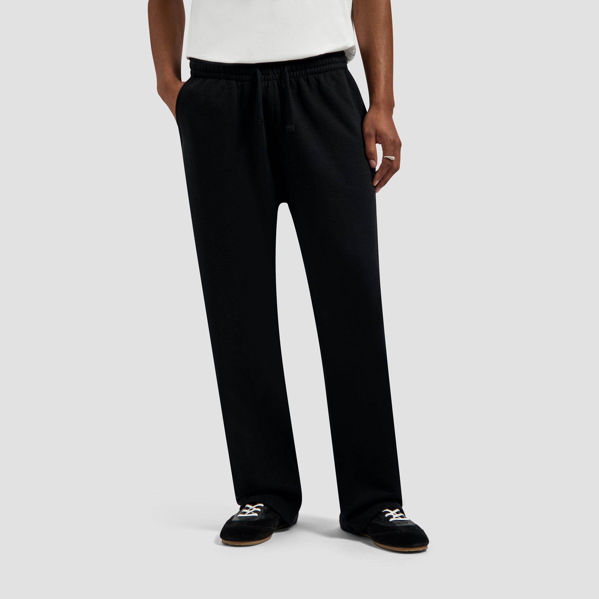 Signature Straight Leg Sweat Pant - Black